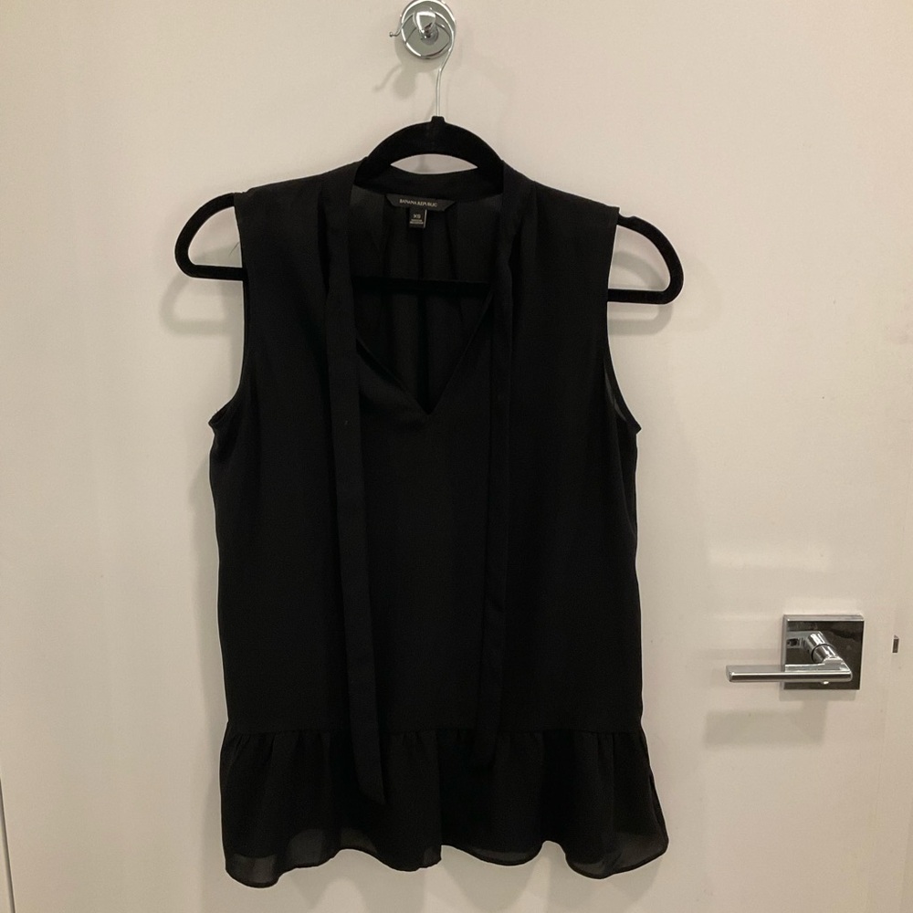 Banana Republic Black Blouse with Elegant Design